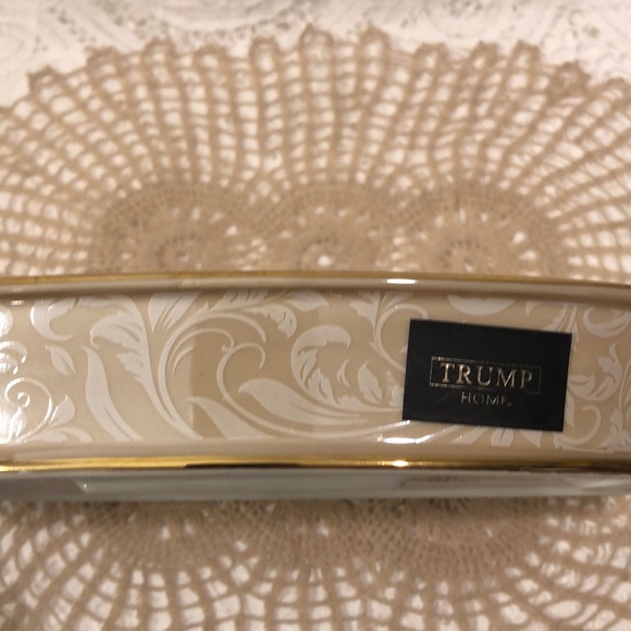 🦋Trump Home Ceramic Trinket Dish - Picture 2 of 11